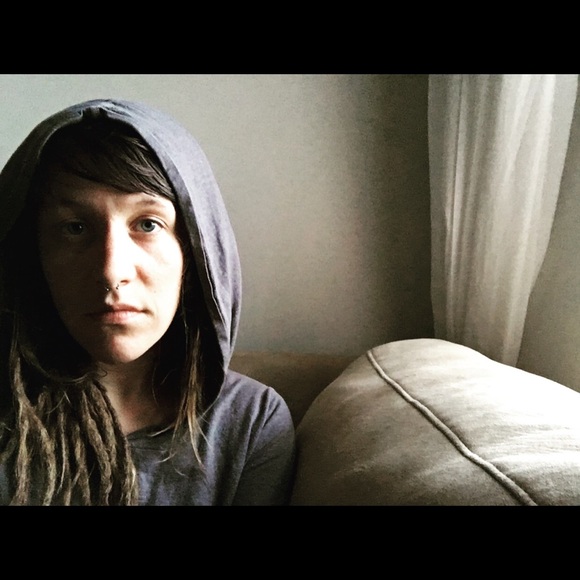 Meet your Posher, Lisa - Picture 1 of 1